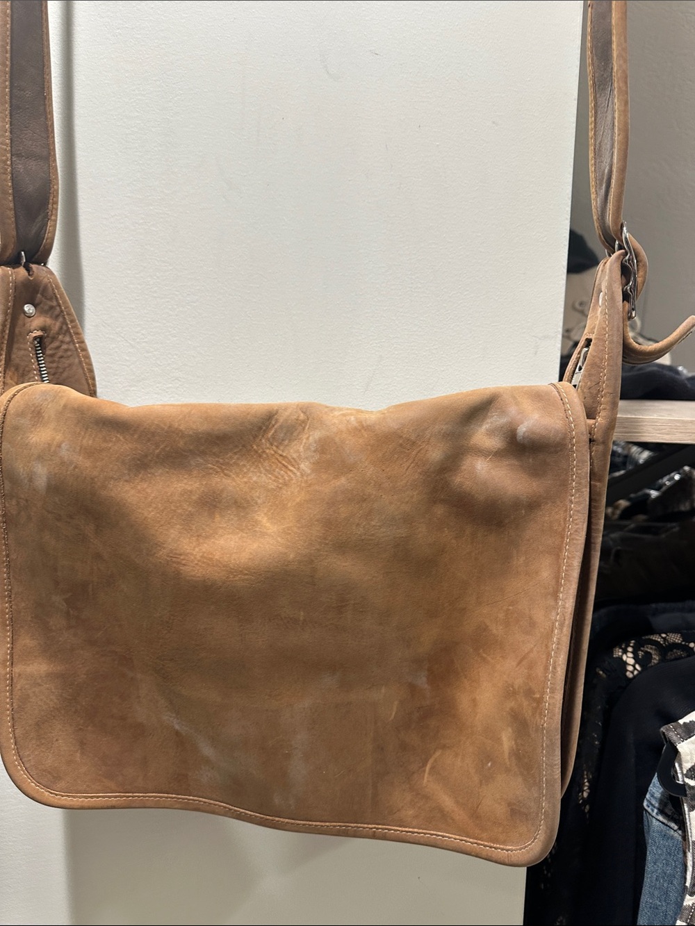 Classic Tan Leather Crossbody Messenger Bag - Unbranded